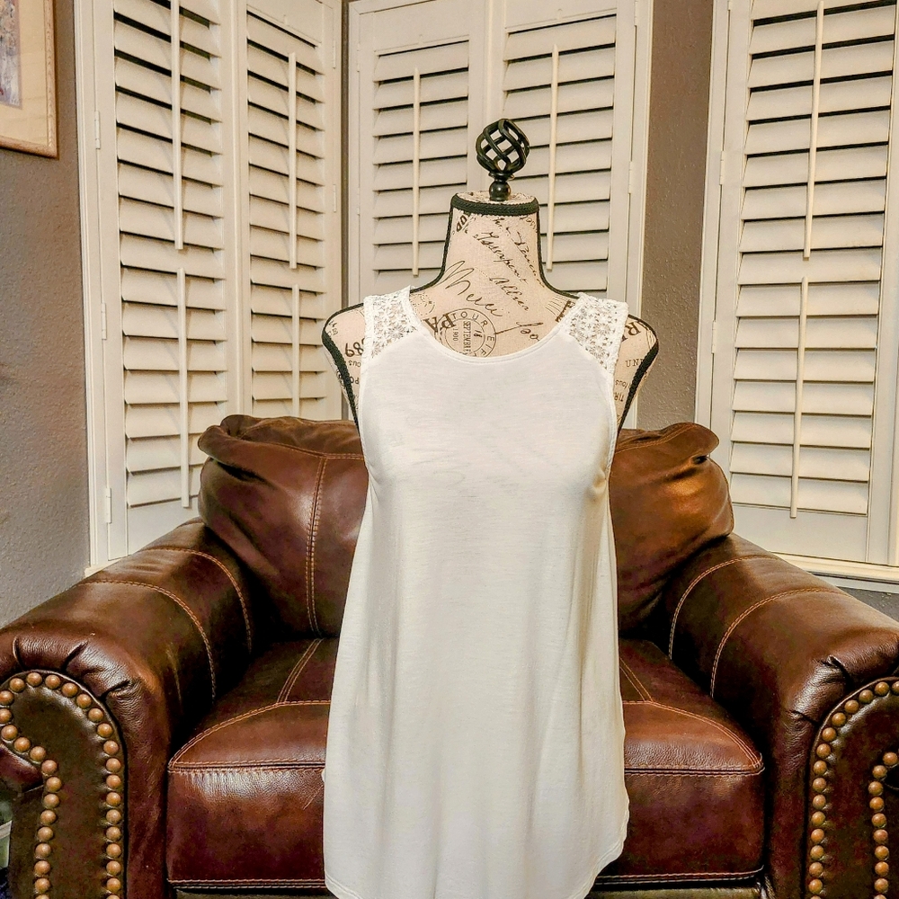 Old Navy Crochet Tunic Top Womens Size M Longline Sleeveless White Stretch Basic